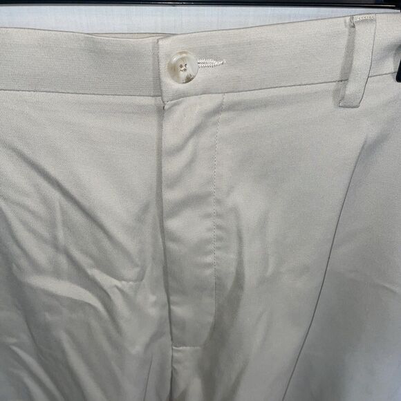 Roundtree & Yorke Chino Golf Shorts Men’s Size 46 Khaki Beige Zip Fly Inseam 5 - Picture 3 of 12